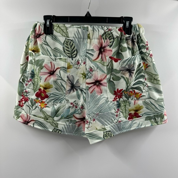 Tropical Print Loungewear Shorts – Size Large, 4 Pockets, Soft & Stretchy - Picture 4 of 5